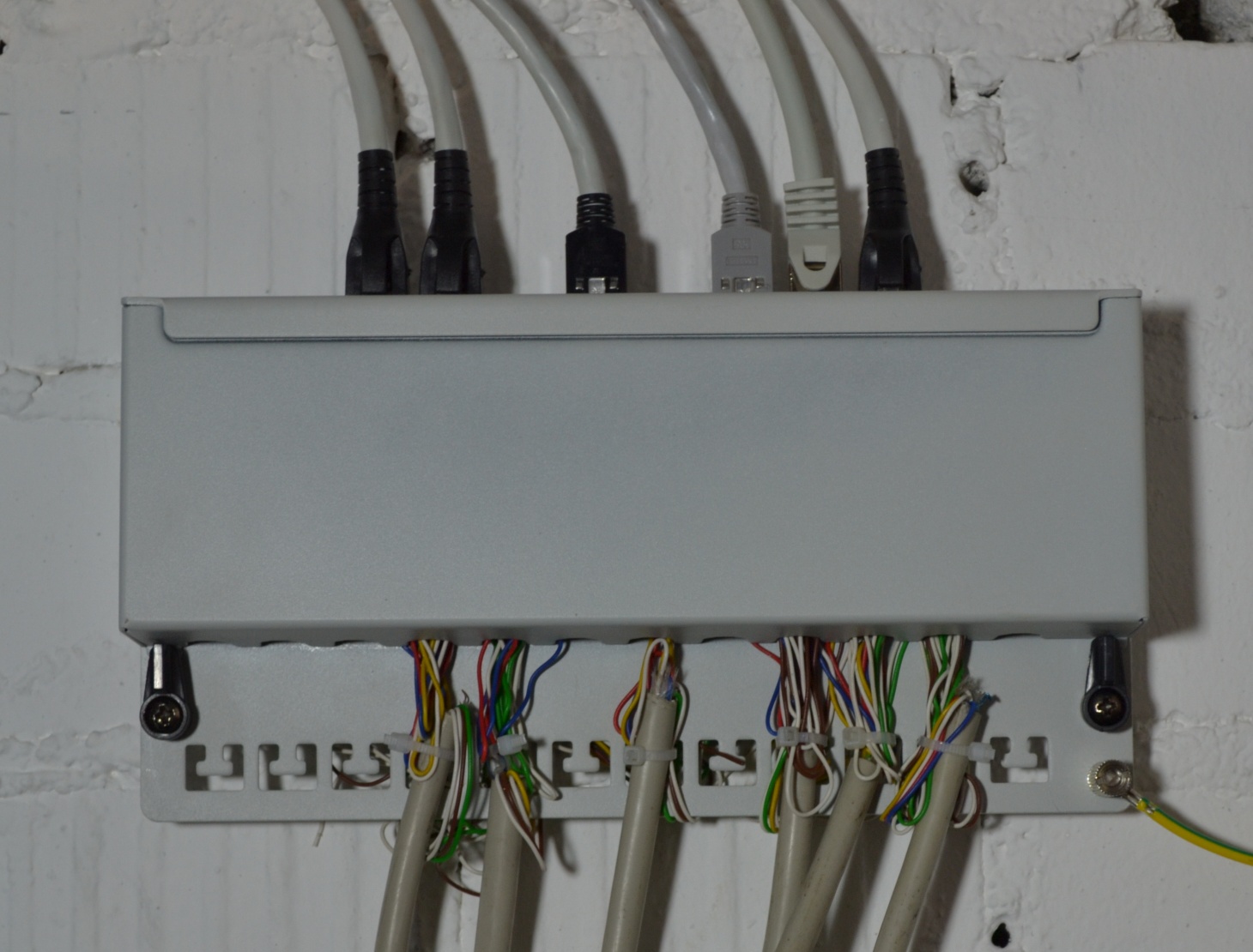 Schnelles Netzwerk über Telefonkabel - Anschluss Panel
